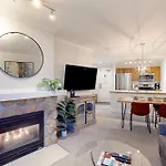 Town Plaza 427